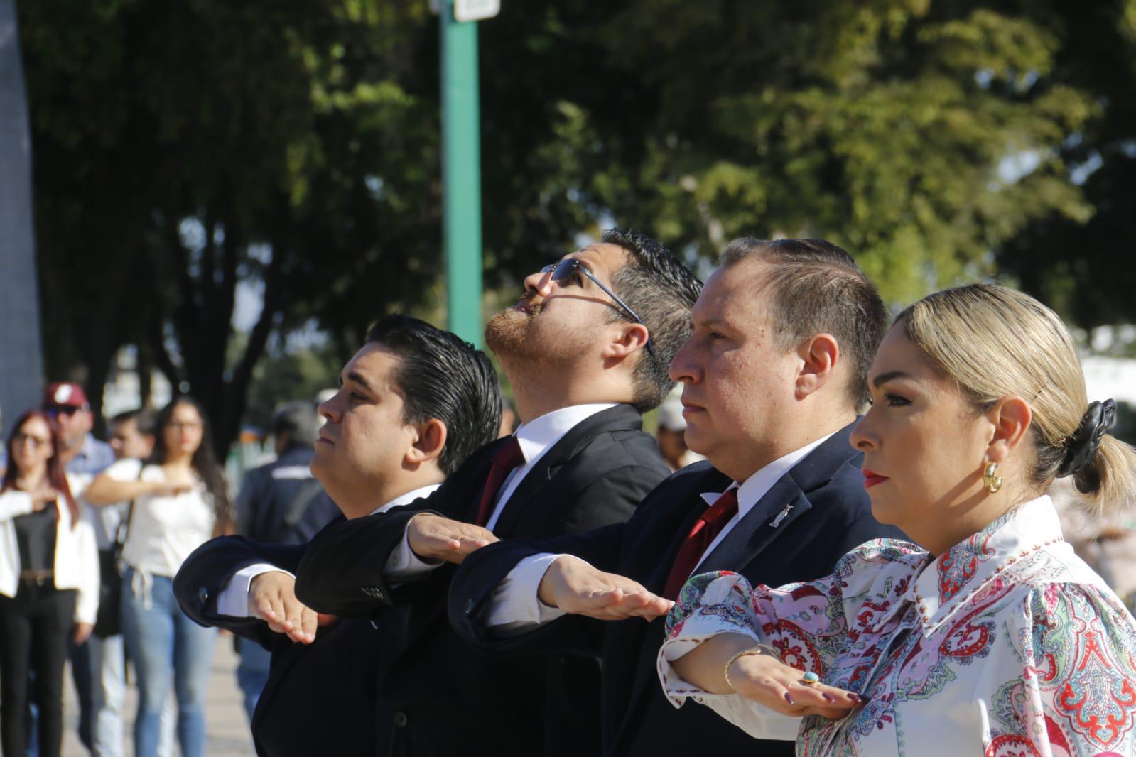 $!Autoridades estatales conmemoran Día del Trabajo en Palacio de Gobierno en Culiacán