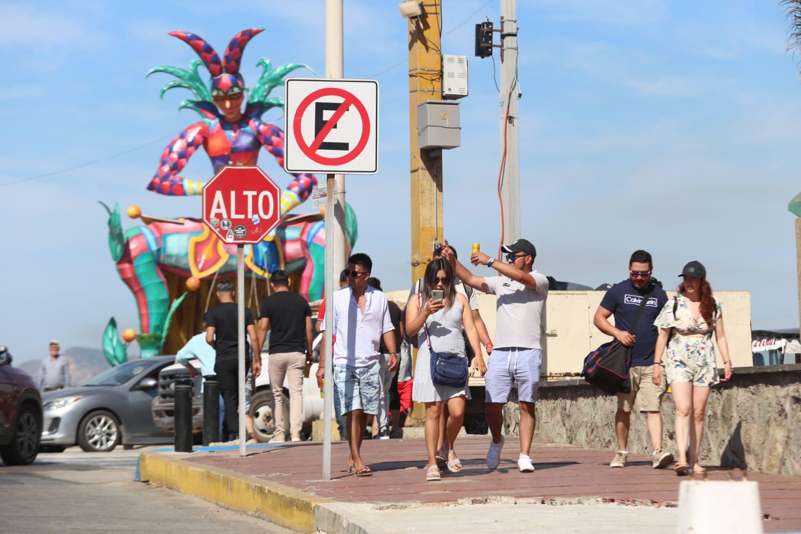 $!Tiene Mazatlán lleno total de turistas por Carnaval