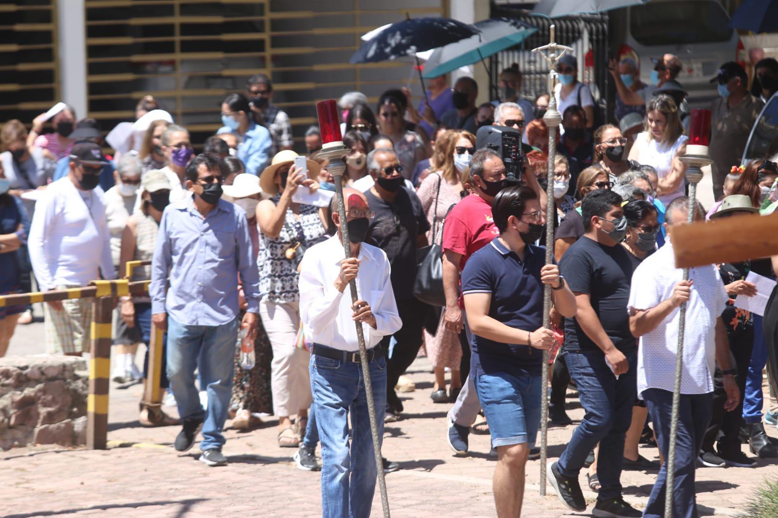 $!En San Judas Tadeo, en Mazatlán, viven el Viacrucis de Jesús