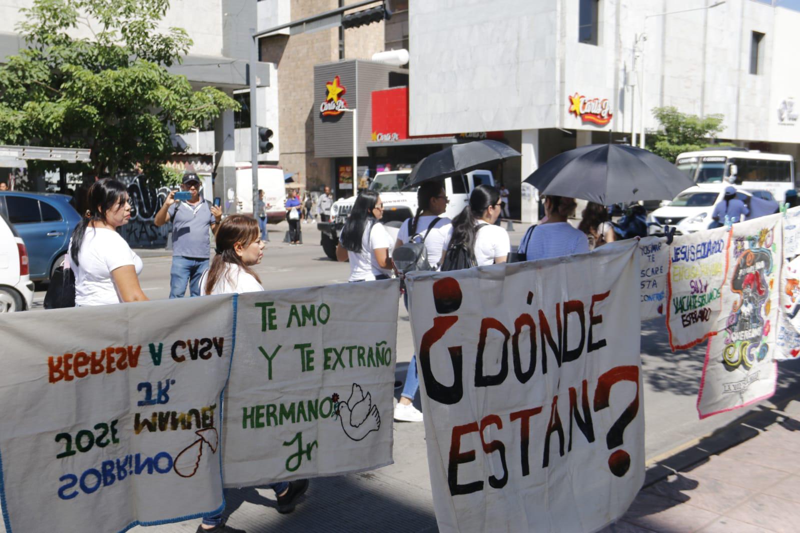 $!Colectivos de búsqueda de desaparecidos piden consuelo y esperanza en misa en la Catedral de Culiacán