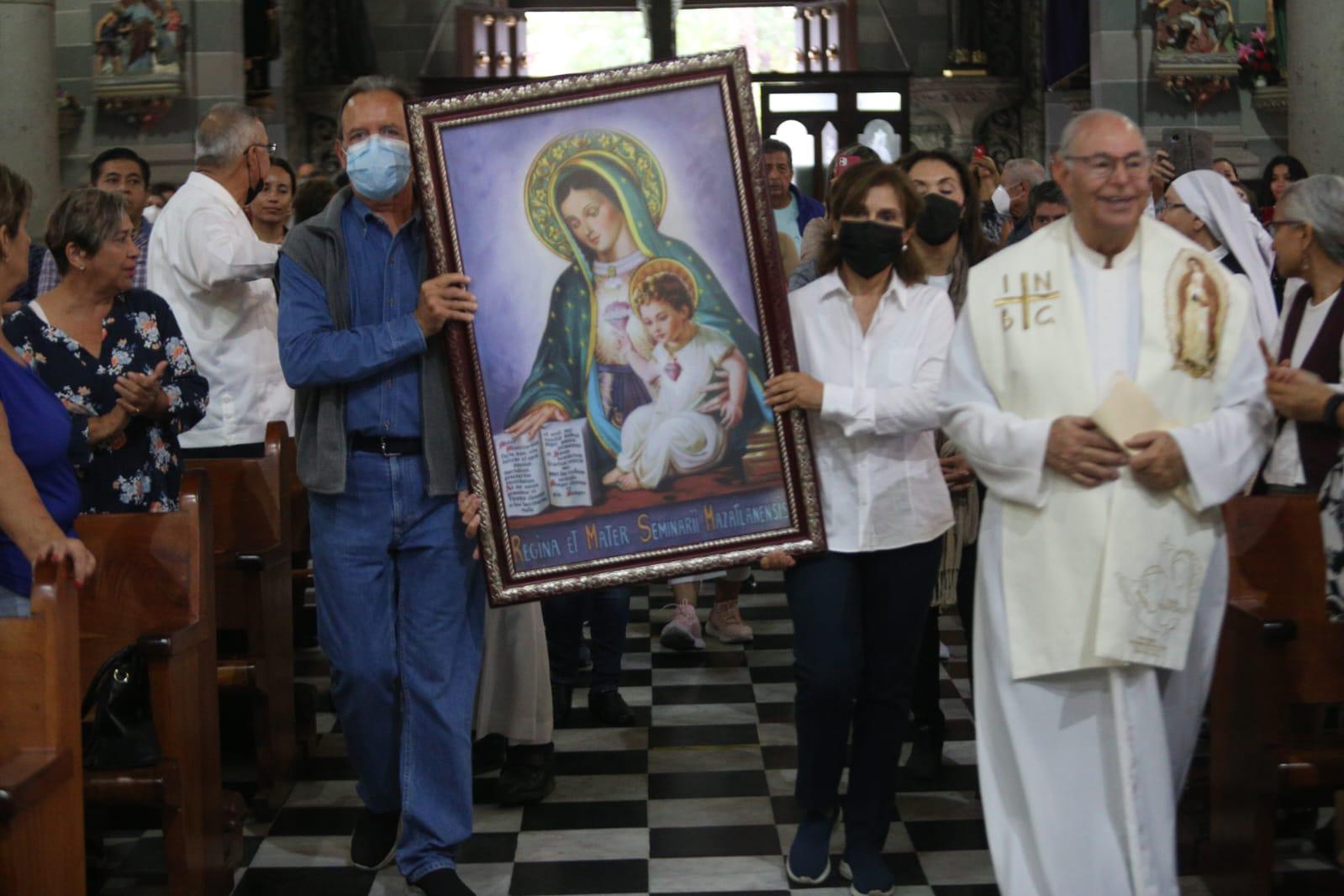 $!De manteles largos la Diócesis de Mazatlán; festeja este jueves a la Patrona de Catedral