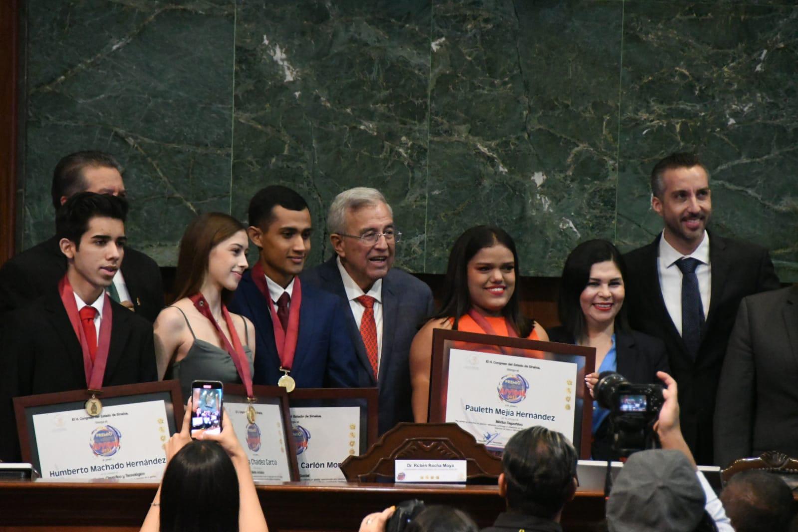 $!Entrega Congreso de Sinaloa Premio al Mérito Juvenil 2022