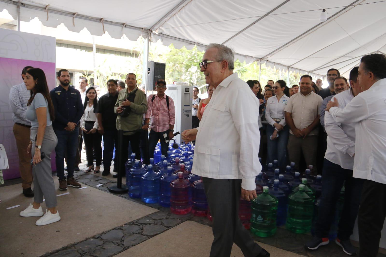 $!Arranca Aquatón, la colecta de DIF Sinaloa que reúne agua potable para comunidades con sequía