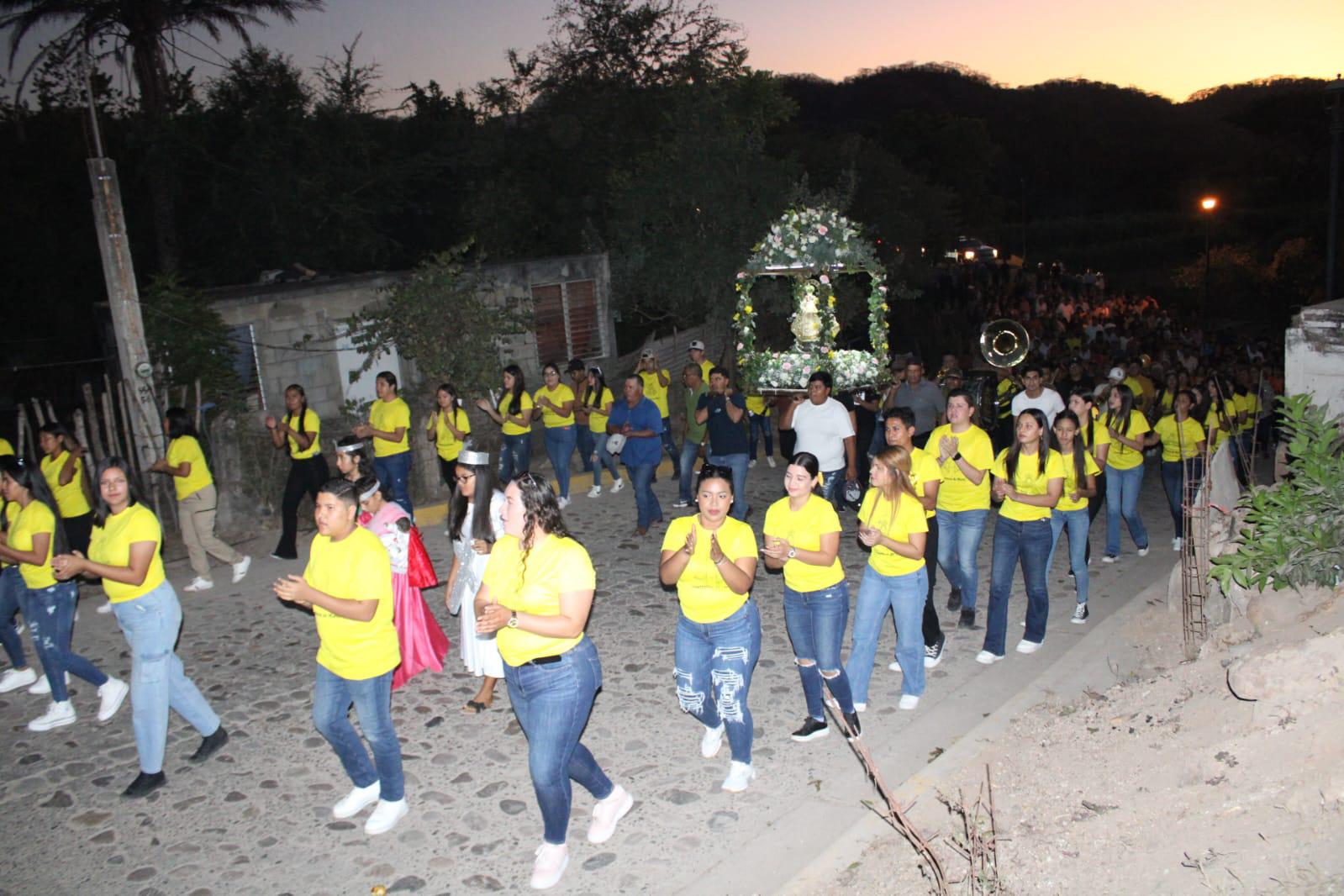 $!Viven con devoción peregrinación de la Virgen de la Candelaria en Matatán, Rosario