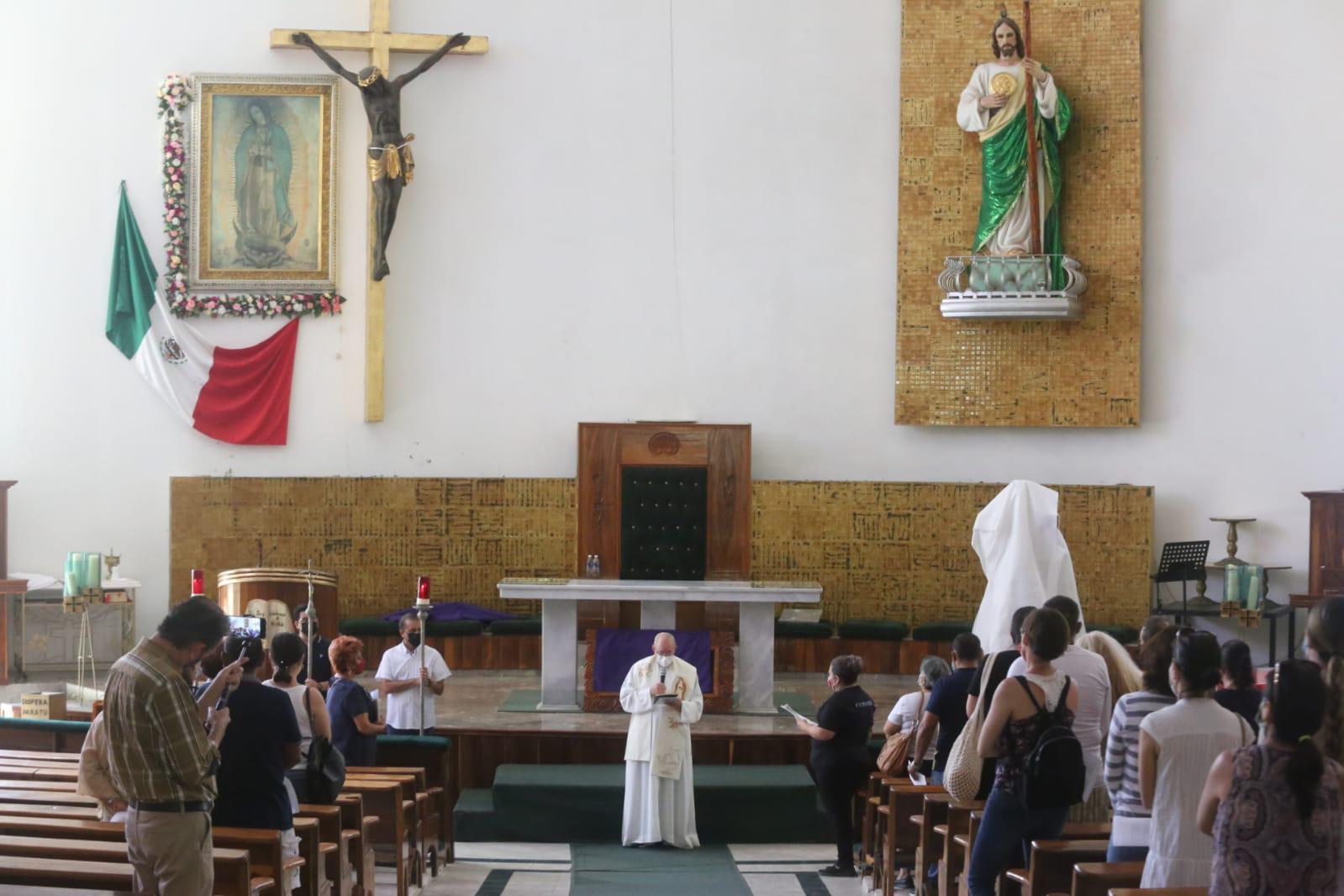 $!En San Judas Tadeo, en Mazatlán, viven el Viacrucis de Jesús