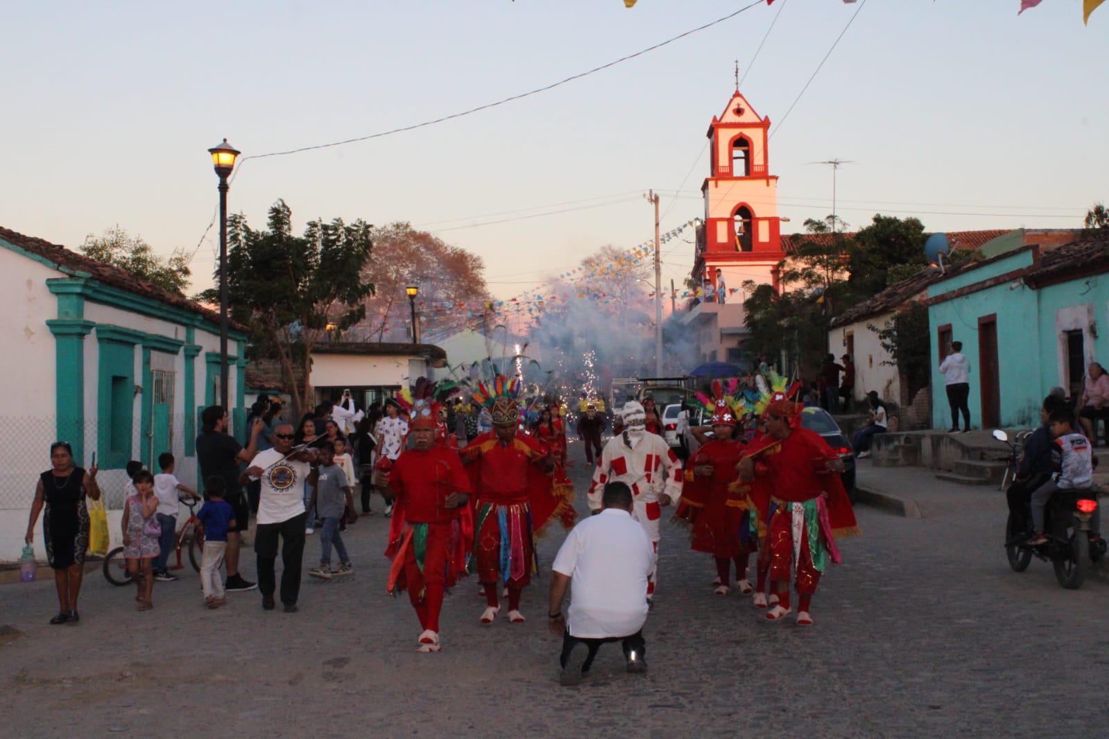 $!Viven con devoción peregrinación de la Virgen de la Candelaria en Matatán, Rosario