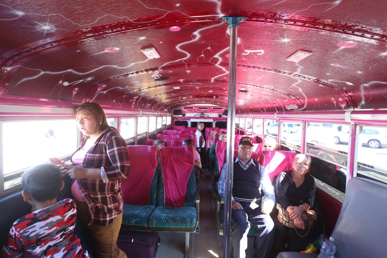 $!El ‘Bukybus’, con El Guapo Rosas, está de visita en Mazatlán