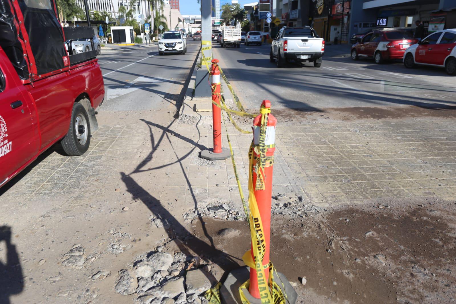 $!Queda libre la Camarón Sábalo; quitan los topes peatonales elevados que autorizó ‘El químico’