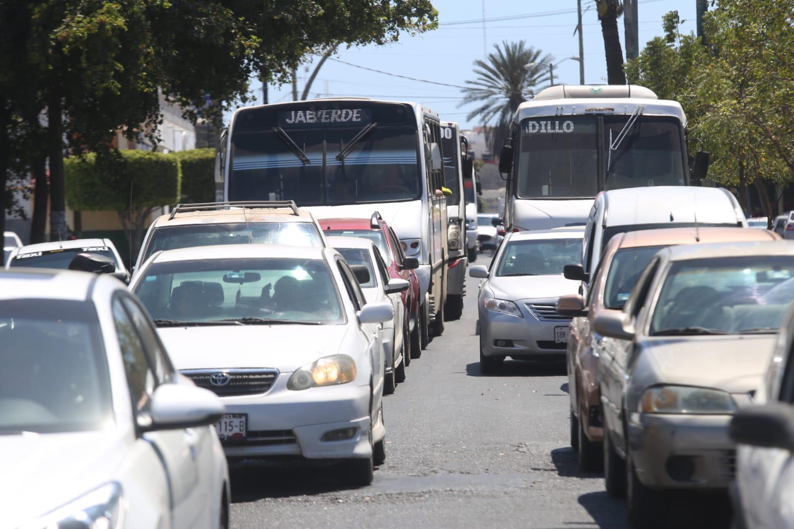 $!Hoy, desfile de motos en Mazatlán; hay caos vial por cierre del malecón