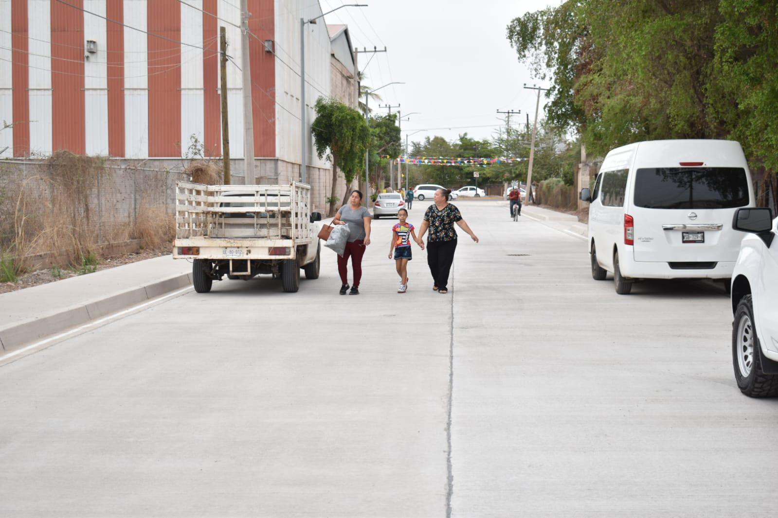 $!Entrega gobierno obras de pavimentación en Culiacán