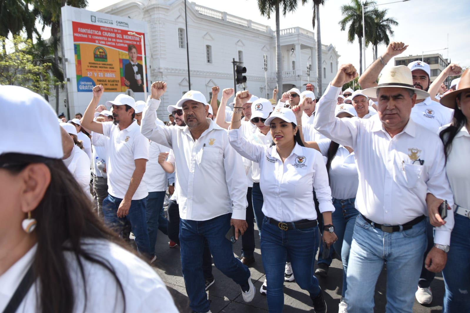 $!UAS muestra ‘músculo’ con mega contingente en marcha por el Día del Trabajo