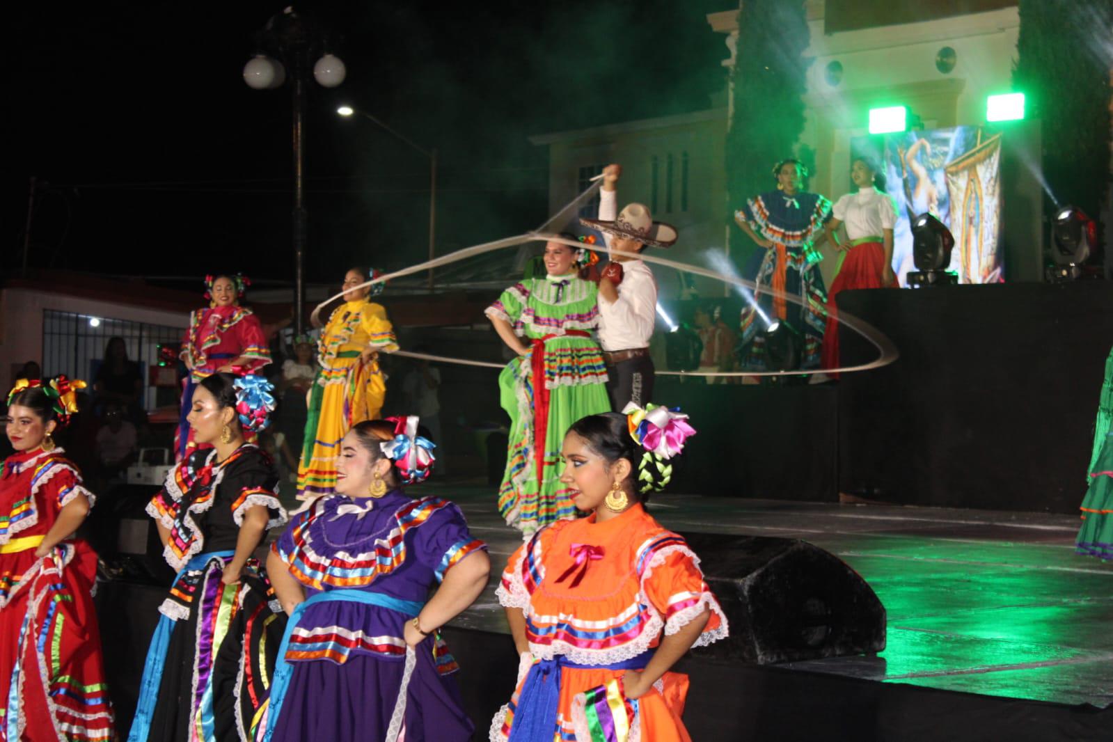 $!‘¡Viva Sinaloa!’, grita Alcaldesa de Rosario en festejo de Independencia