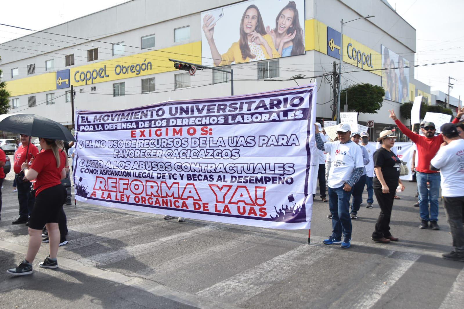 $!UAS muestra ‘músculo’ con mega contingente en marcha por el Día del Trabajo