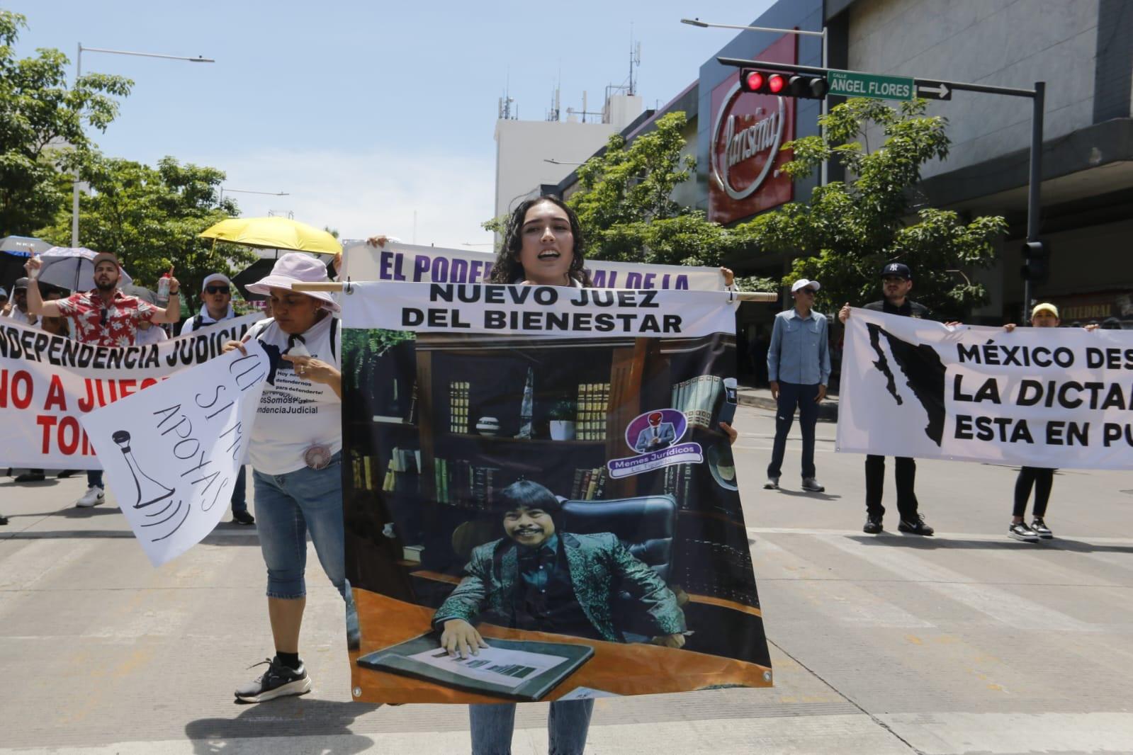 $!Por tercer día consecutivo, trabajadores del Poder Judicial en Culiacán proclaman rechazo a la reforma Judicial