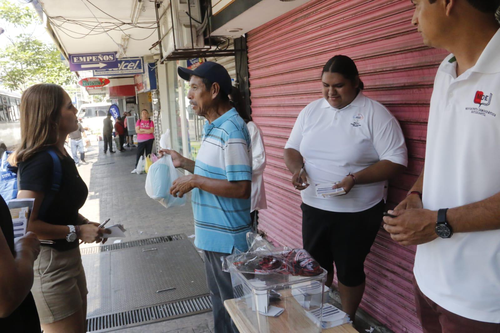 $!Estudiantes salen a las calles para consultar por reforma a Ley Orgánica de la UAS