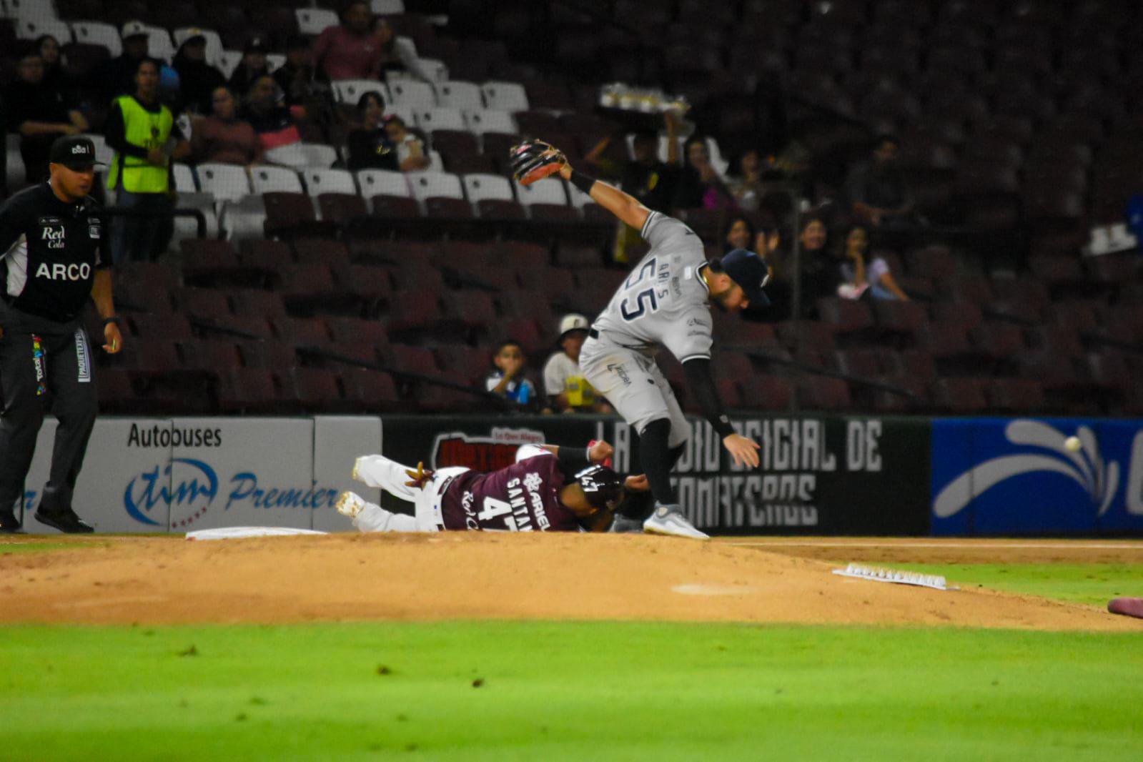 $!Joey Meneses alcanza los 500 hits en la LMP en victoria de Tomateros sobre Sultanes