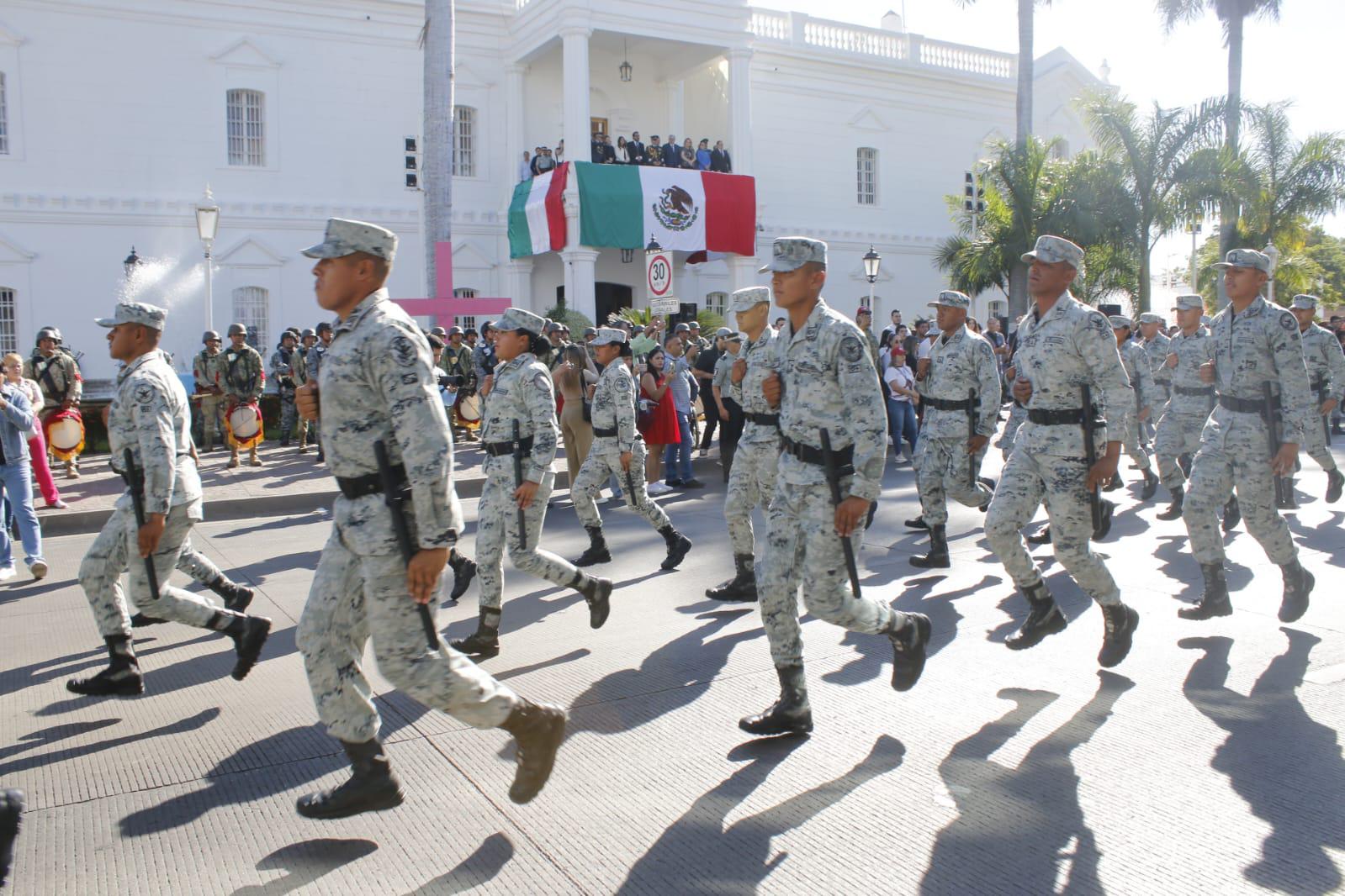 $!Charros, militares, adelitas y deportistas desfilan en conmemoración de la Revolución Mexicana, en Culiacán