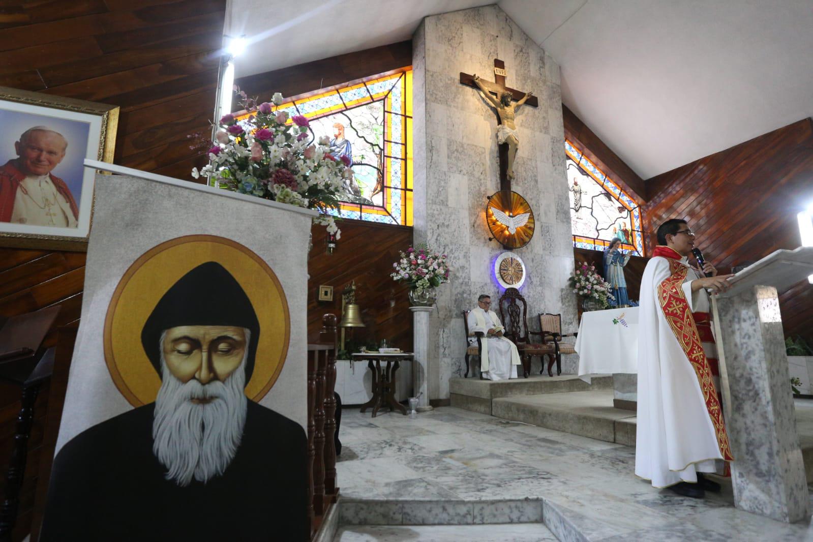 $!Despiden con eucaristía especial reliquias de San Chárbel, en Mazatlán