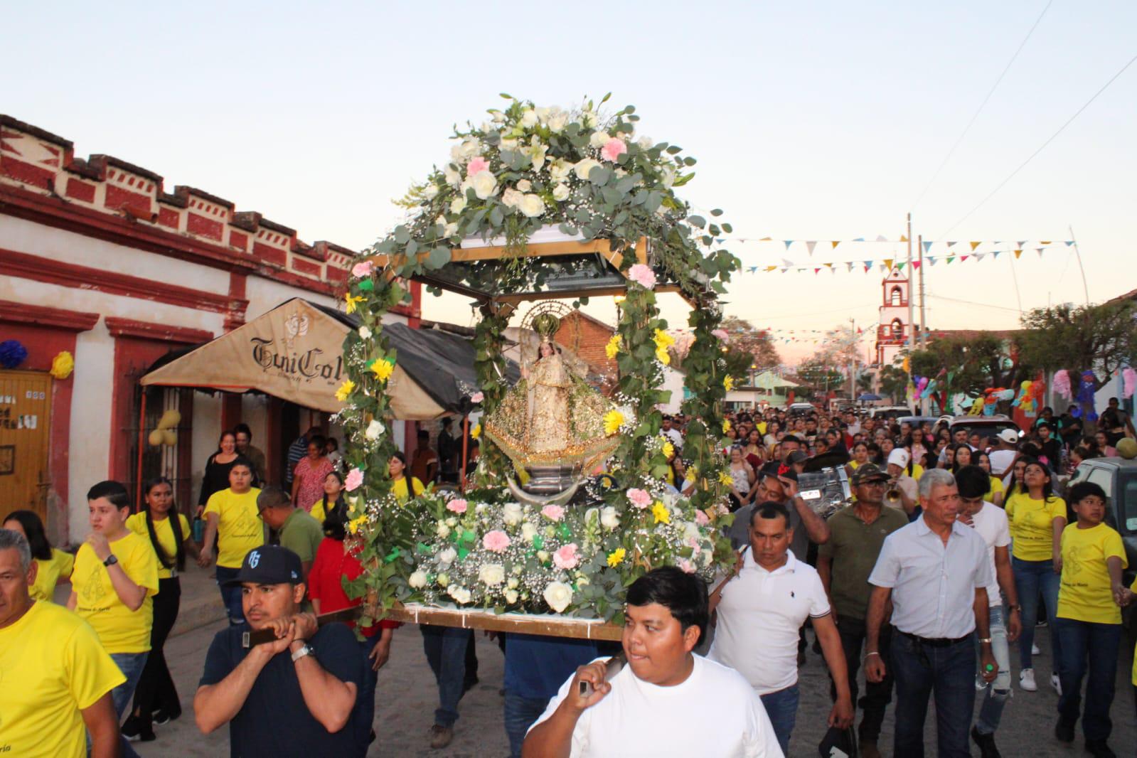 $!Viven con devoción peregrinación de la Virgen de la Candelaria en Matatán, Rosario