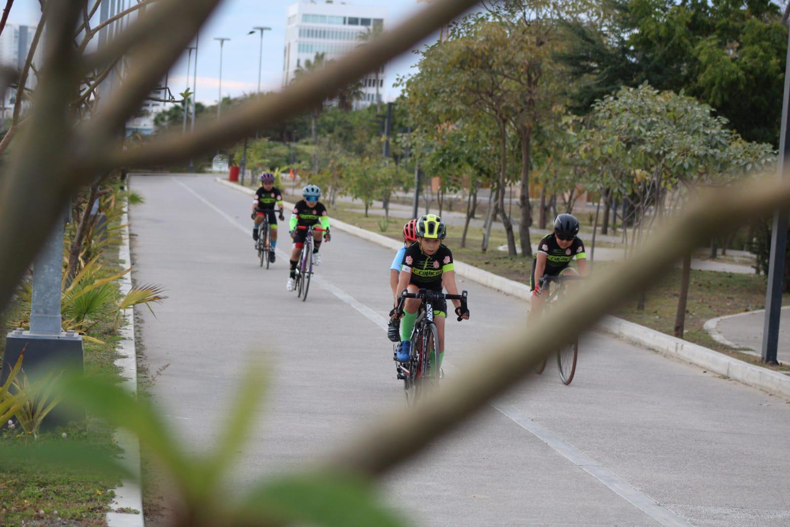 $!Pedalistas de Sinaloa participan en Serial Infantil de Ruta