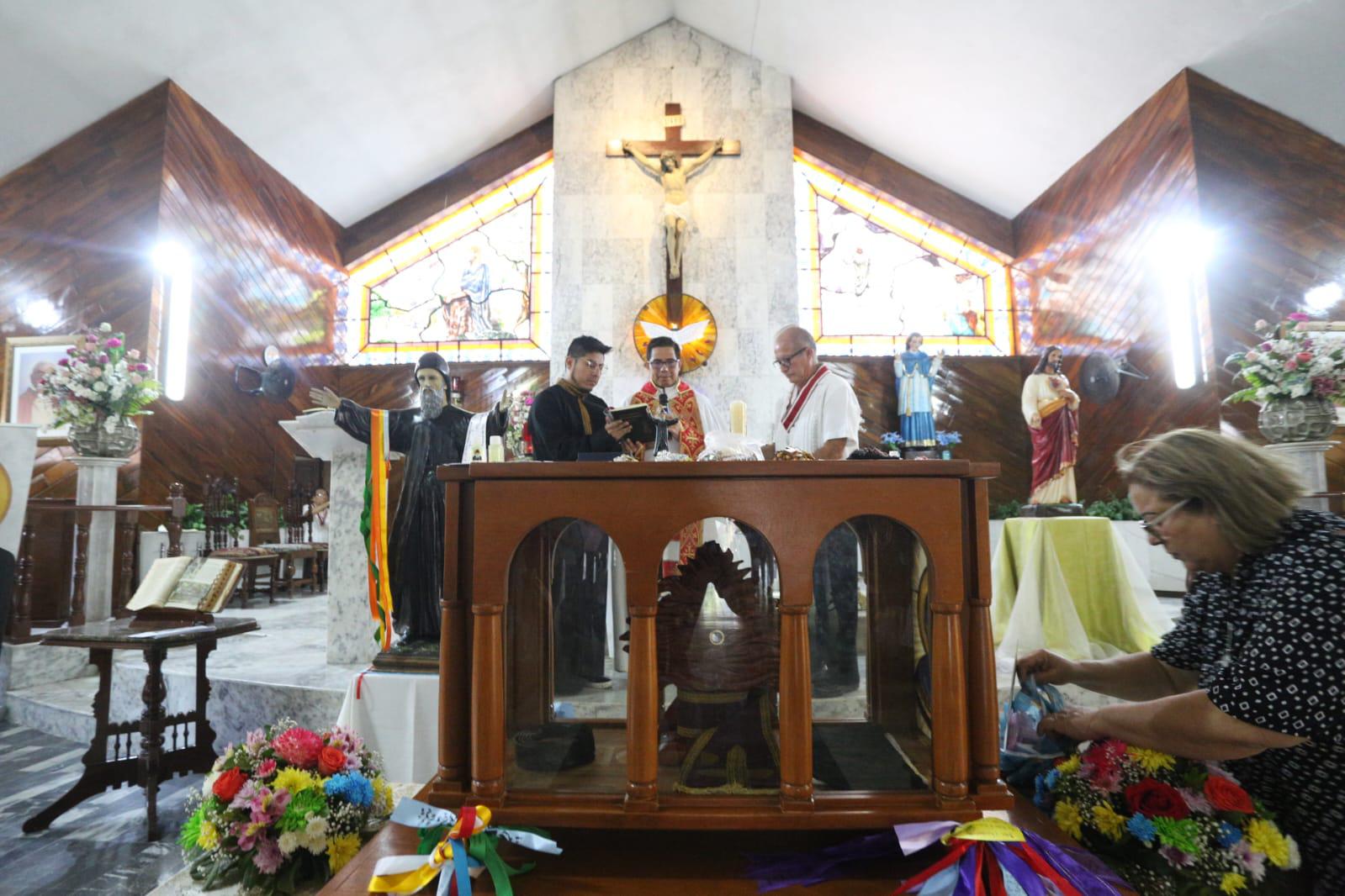 $!Despiden con eucaristía especial reliquias de San Chárbel, en Mazatlán