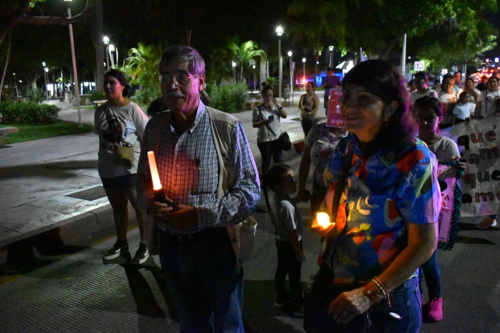 $!Crean camino de luz por las víctimas de desaparición forzada en Culiacán