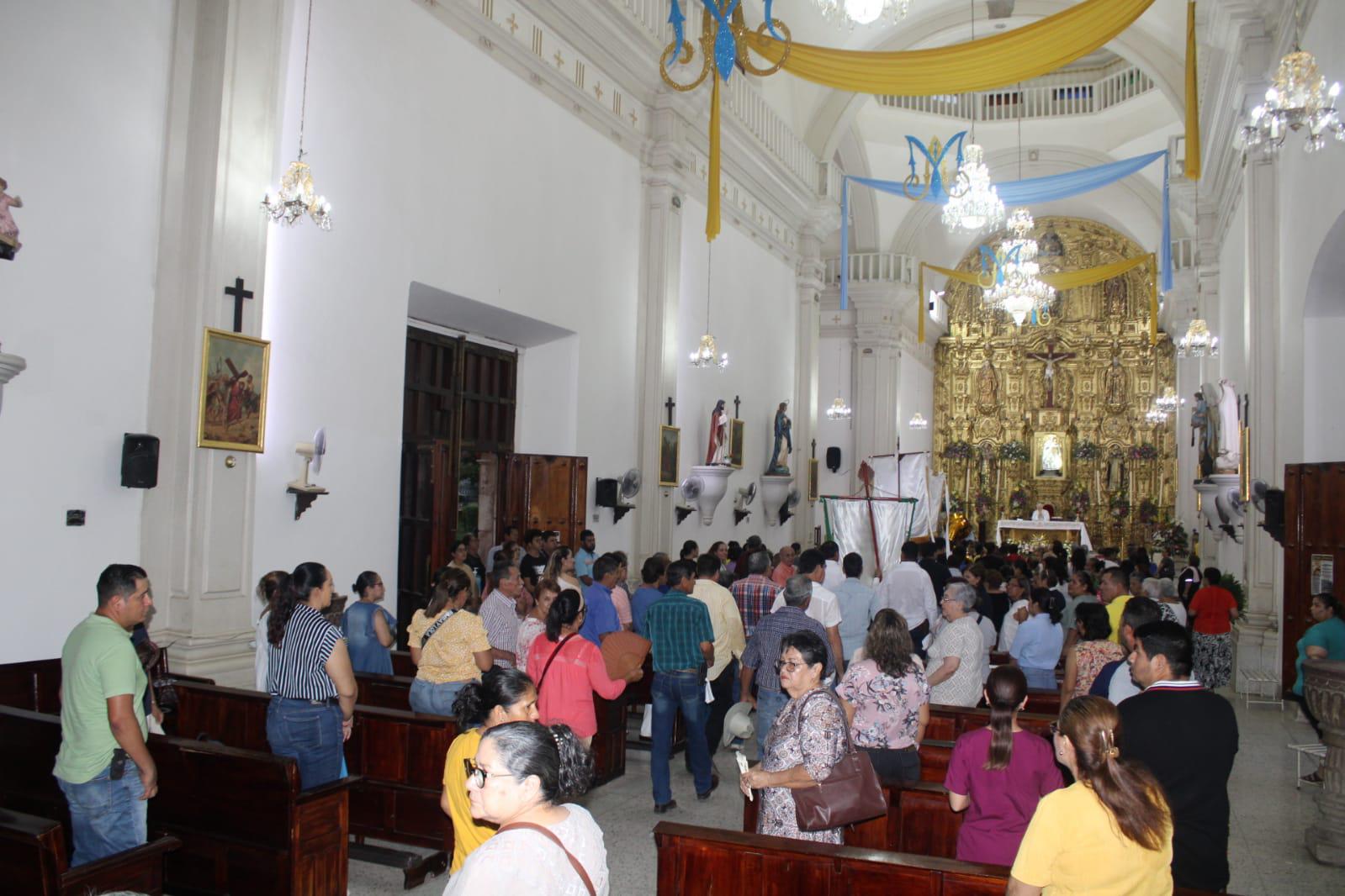 $!Piden productores lluvia y mejores cosechas a la Virgen del Rosario