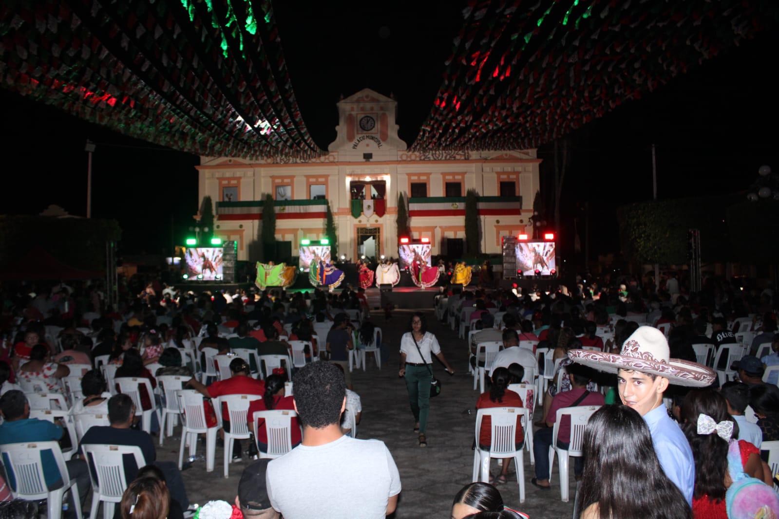 $!‘¡Viva Sinaloa!’, grita Alcaldesa de Rosario en festejo de Independencia