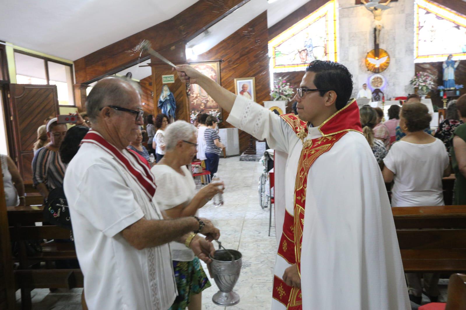 $!Despiden con eucaristía especial reliquias de San Chárbel, en Mazatlán