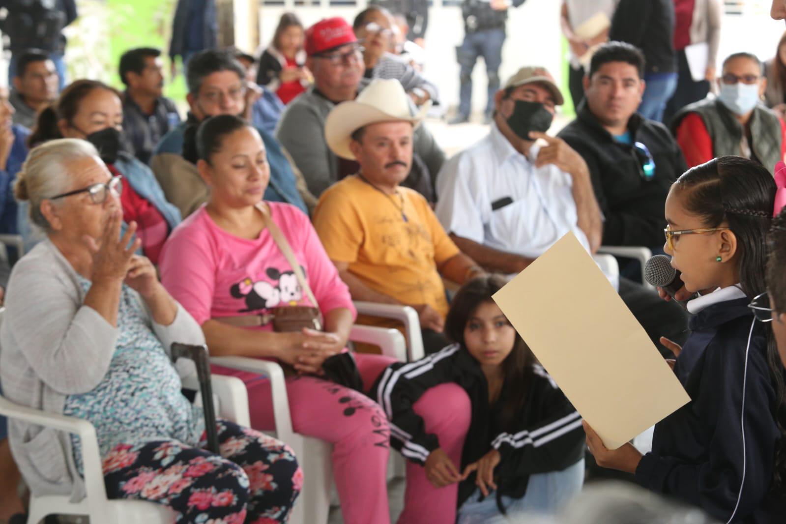 $!Le llueven al Alcalde de Mazatlán reclamos de servicios para la Isla de la Piedra