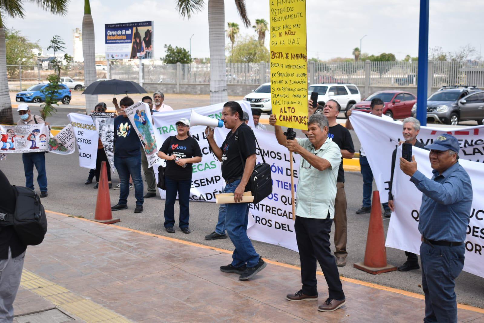 $!Exigen destitución de funcionarios universitarios denunciados ante la UIPE