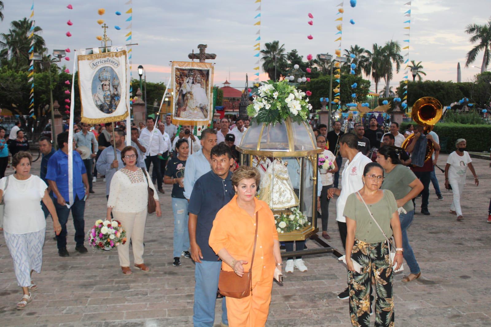 $!Piden productores lluvia y mejores cosechas a la Virgen del Rosario