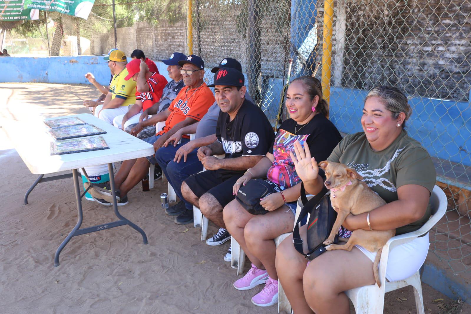 $!Cantan playball en Liga de Beisbol Sabatina, en Club Polluelos