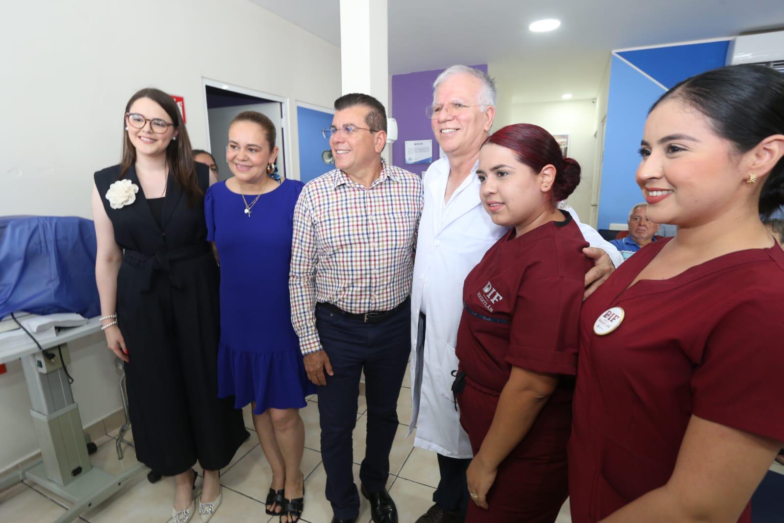 $!Ponen en marcha campaña de cirugía de cataratas en Mazatlán