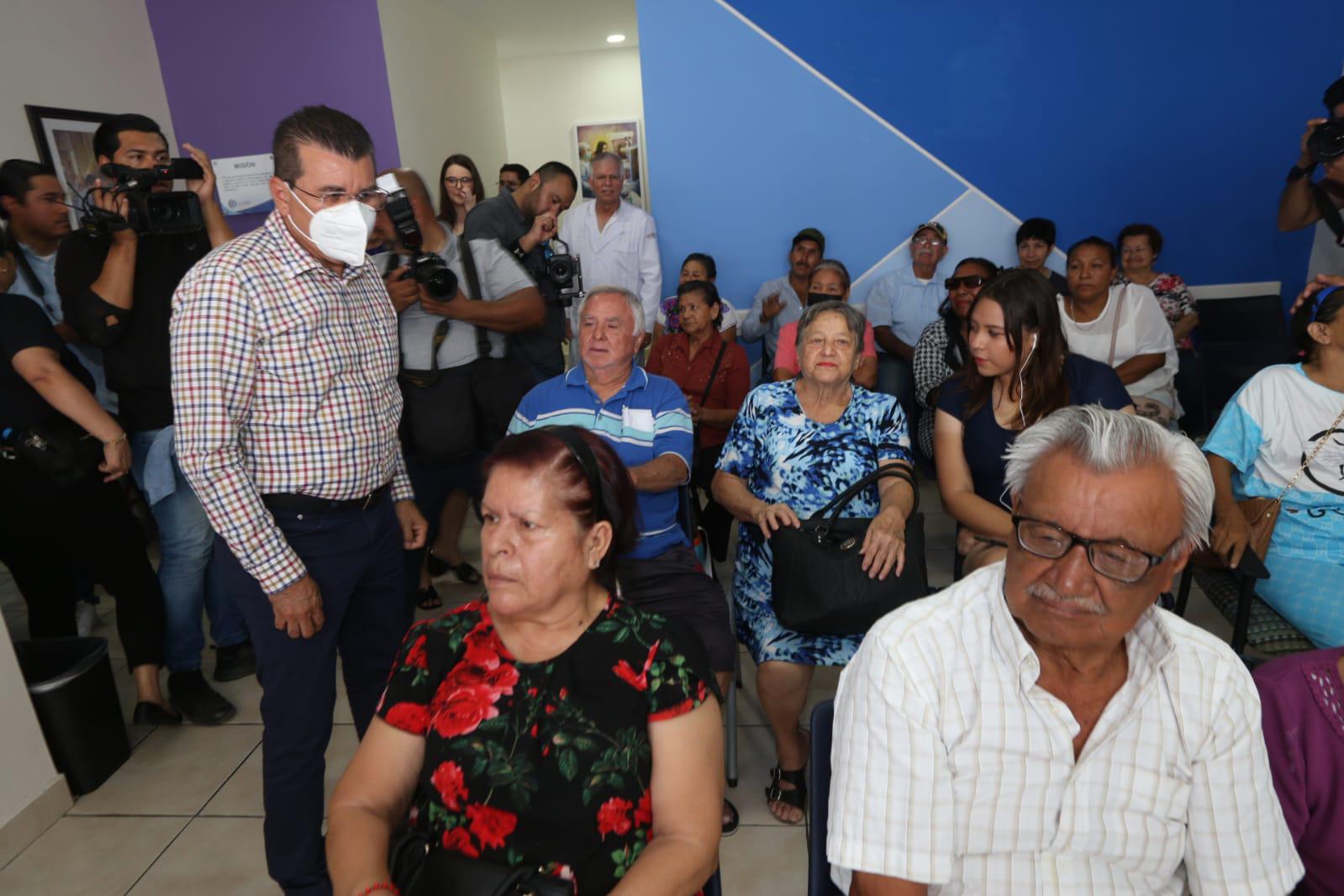 $!Ponen en marcha campaña de cirugía de cataratas en Mazatlán