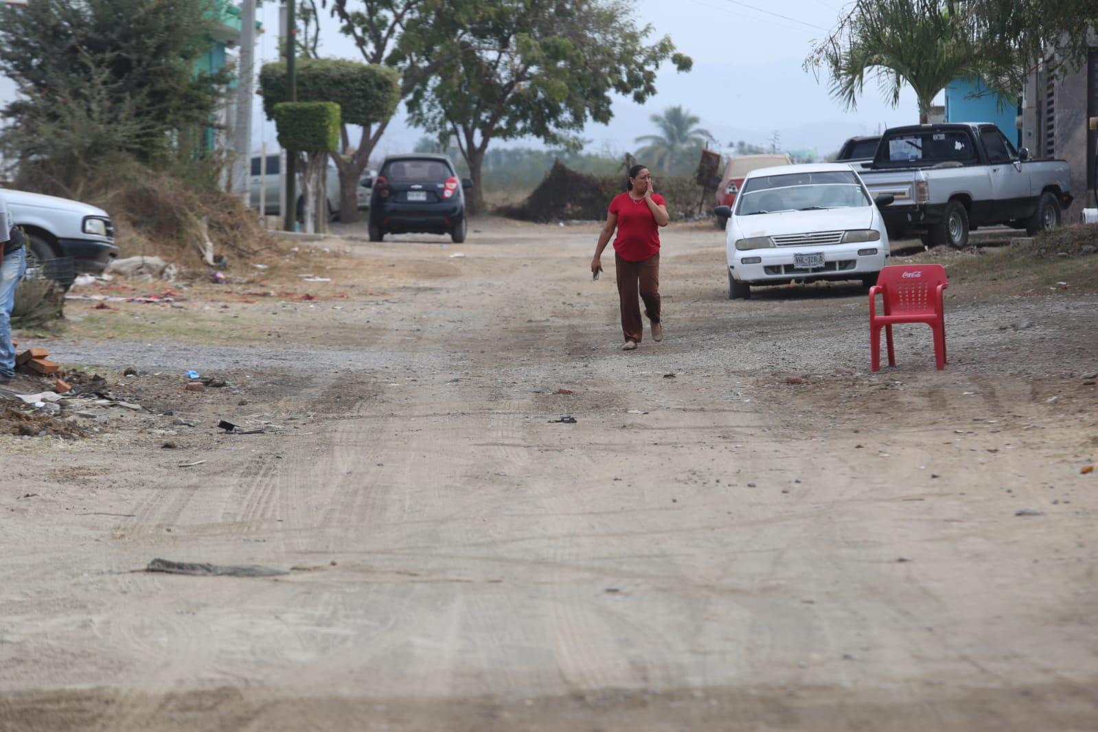 $!Denuncian vecinos de la Lucio Valverde abandono del Gobierno de Mazatlán