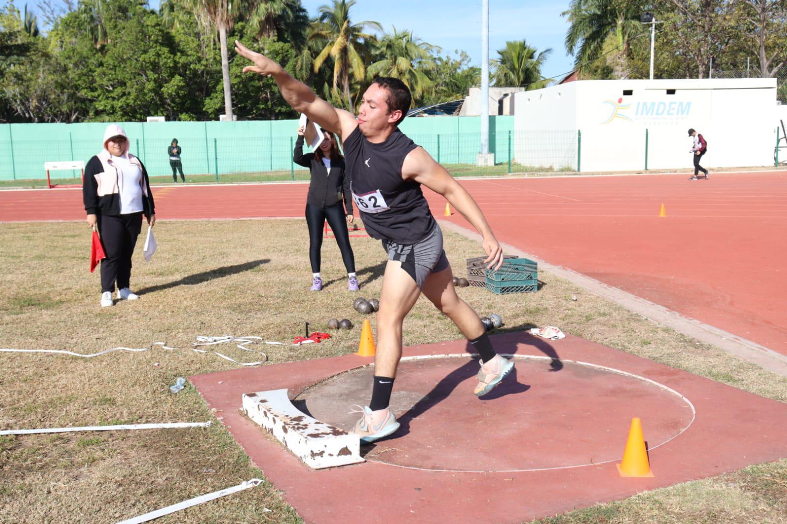 $!Derrochan talento más de 200 atletas sinaloenses en Zonal de atletismo