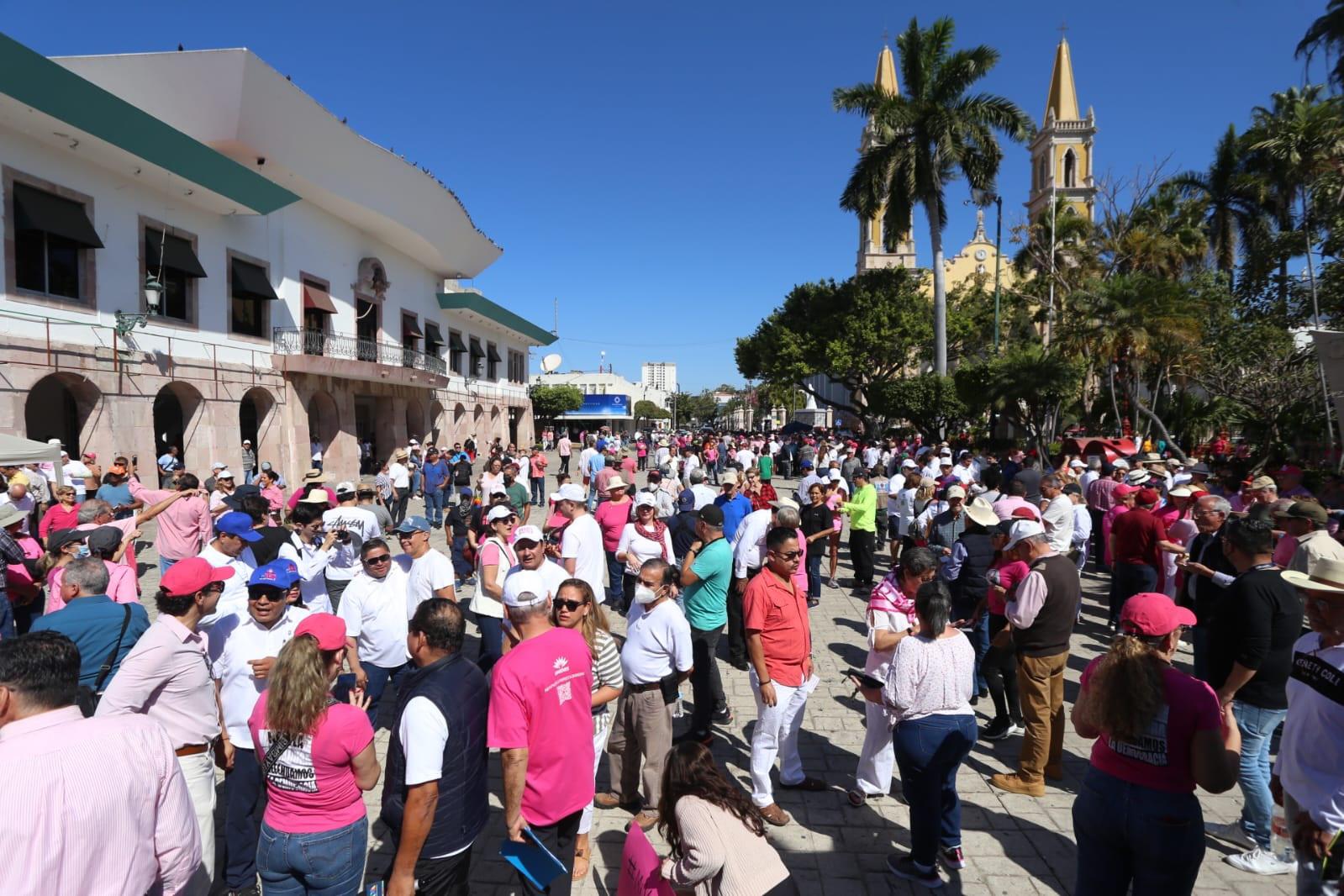 $!Coinciden políticos y empresarios en defensa del INE en Mazatlán