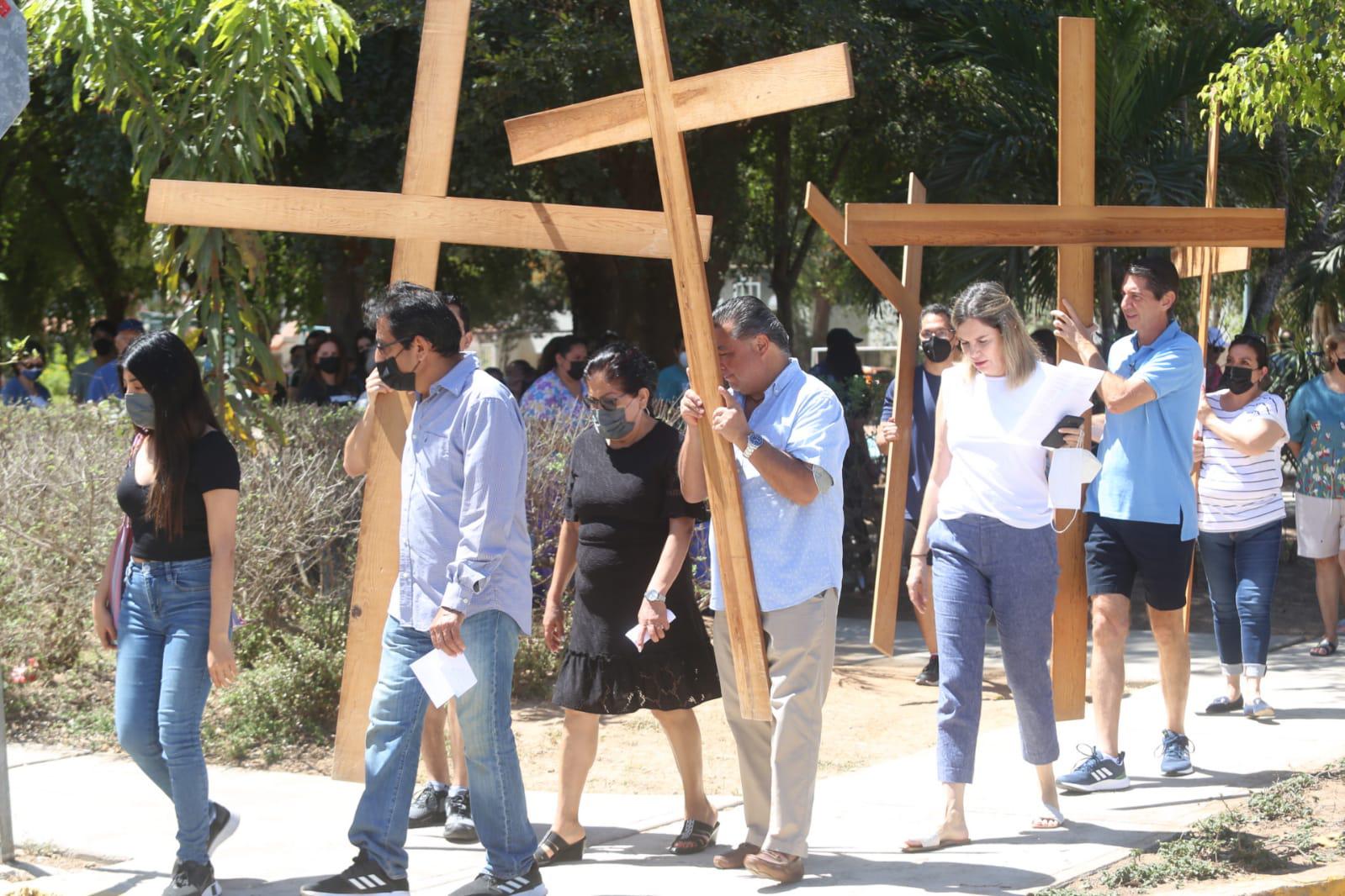 $!En San Judas Tadeo, en Mazatlán, viven el Viacrucis de Jesús