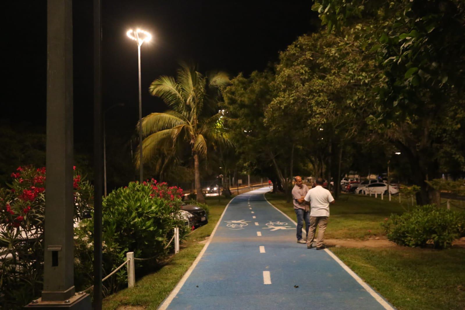 $!En Mazatlán inauguran segunda etapa de rehabilitación del alumbrado público en Avenida Sábalo-Cerritos