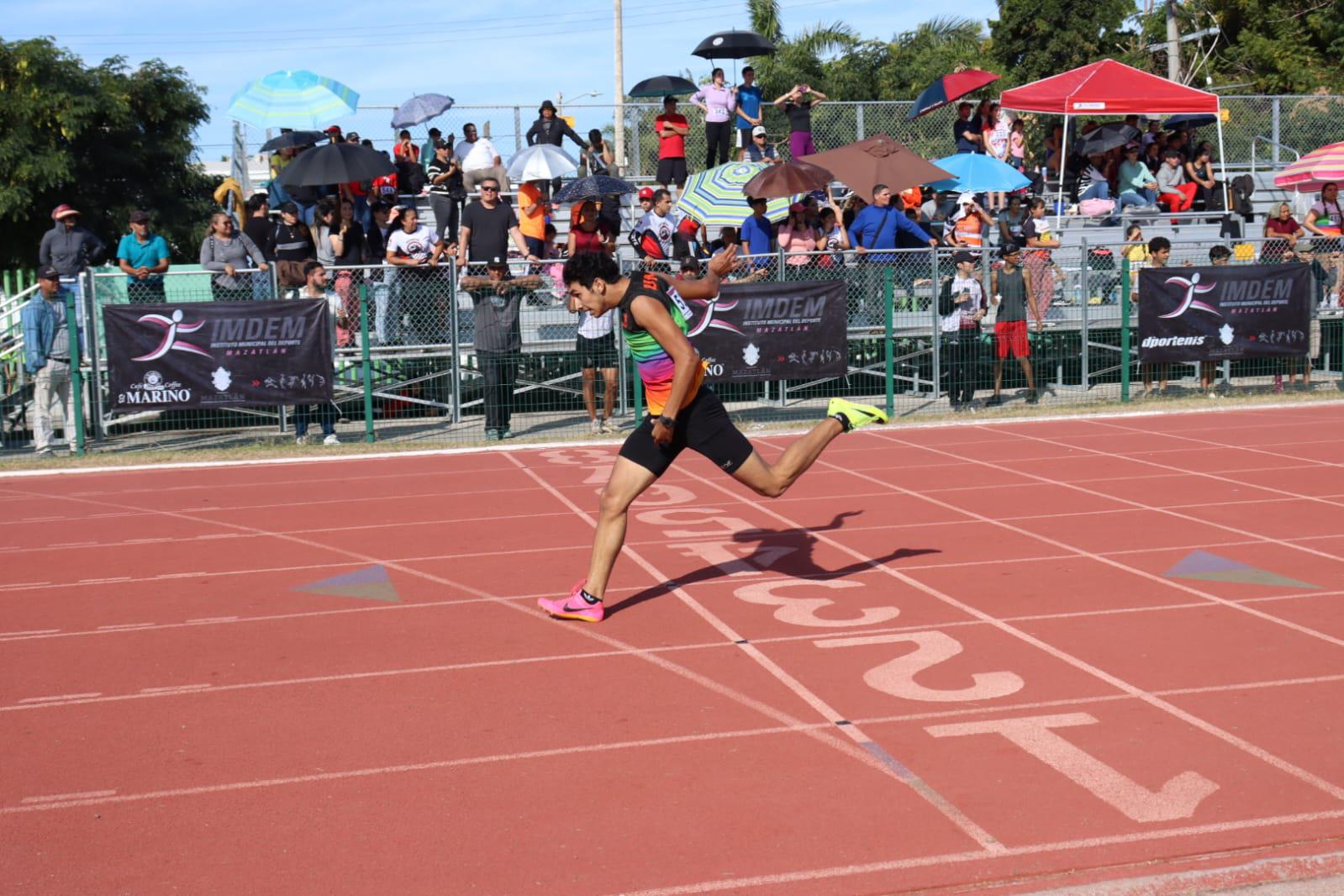 $!Derrochan talento más de 200 atletas sinaloenses en Zonal de atletismo