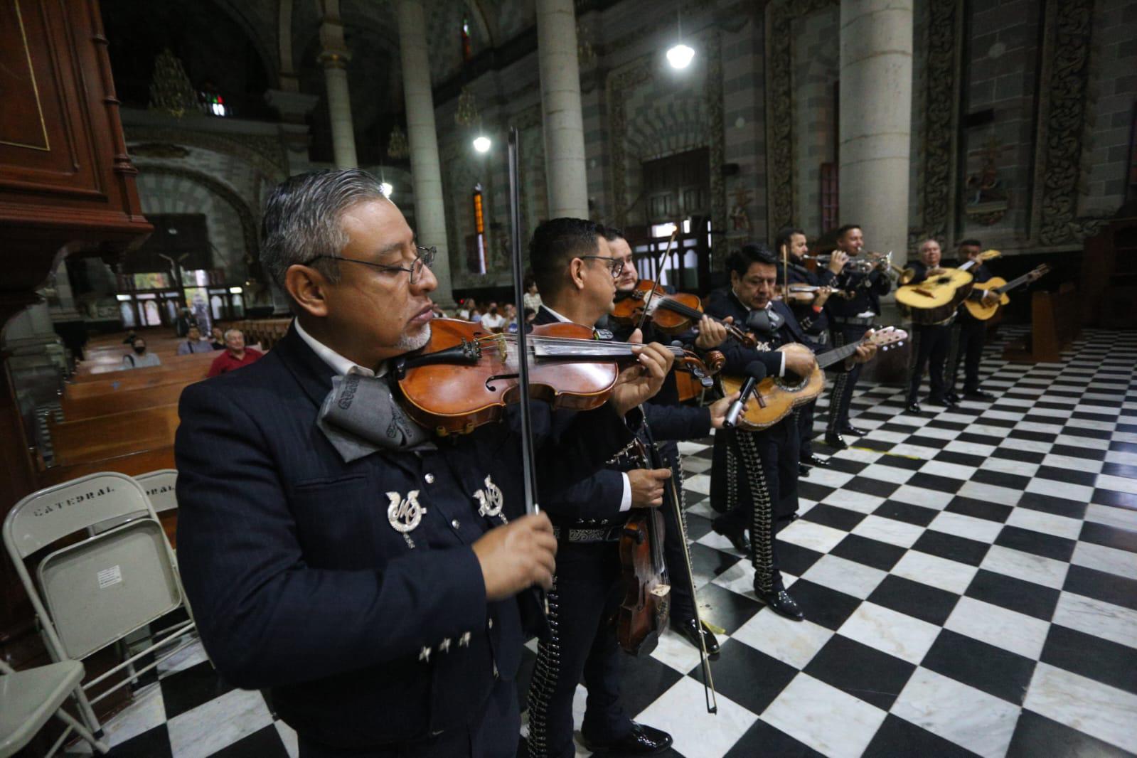 $!De manteles largos la Diócesis de Mazatlán; festeja este jueves a la Patrona de Catedral