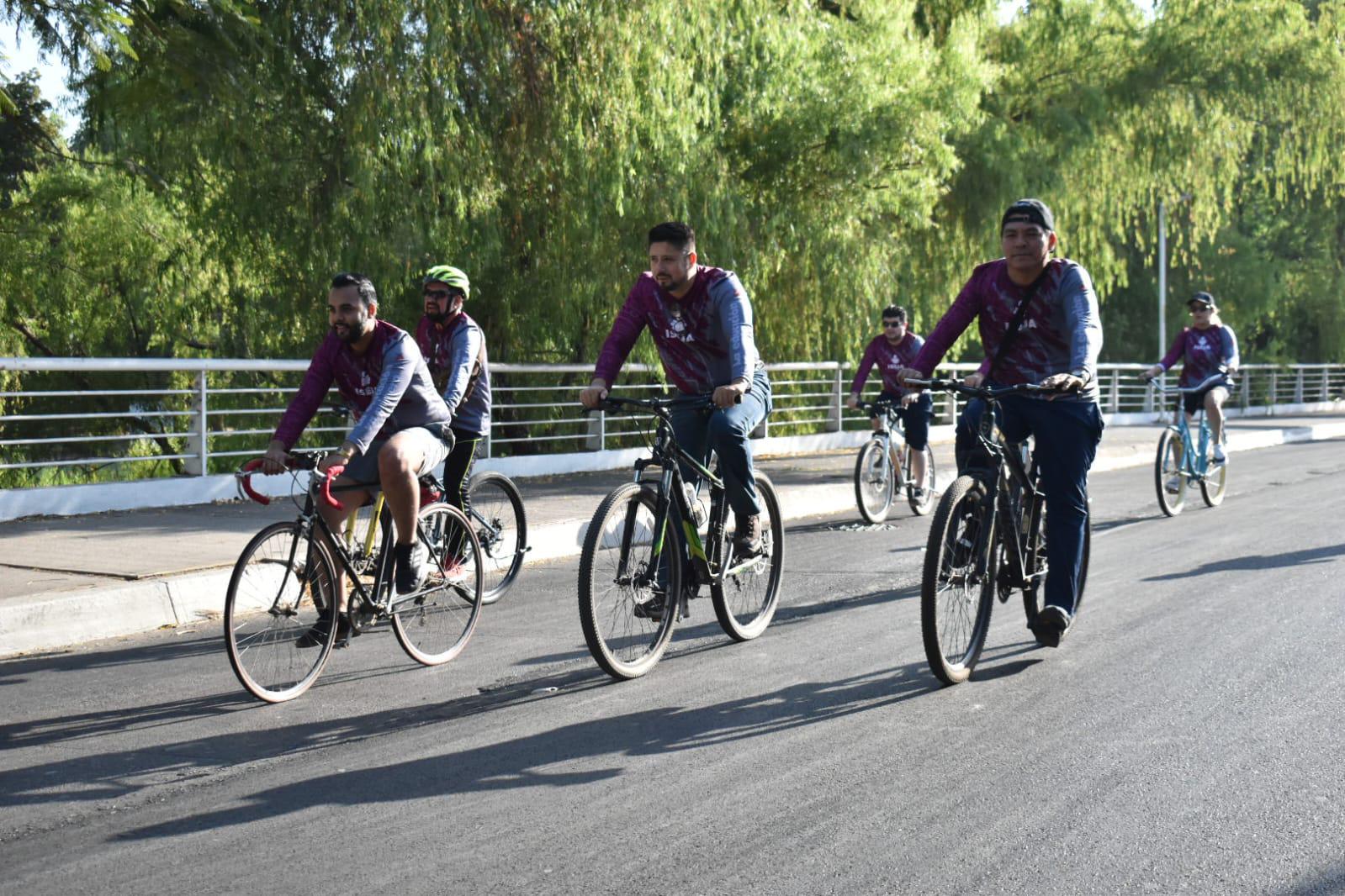 $!Concientizan con rodada en Culiacán por el Día Mundial de la Bicicleta