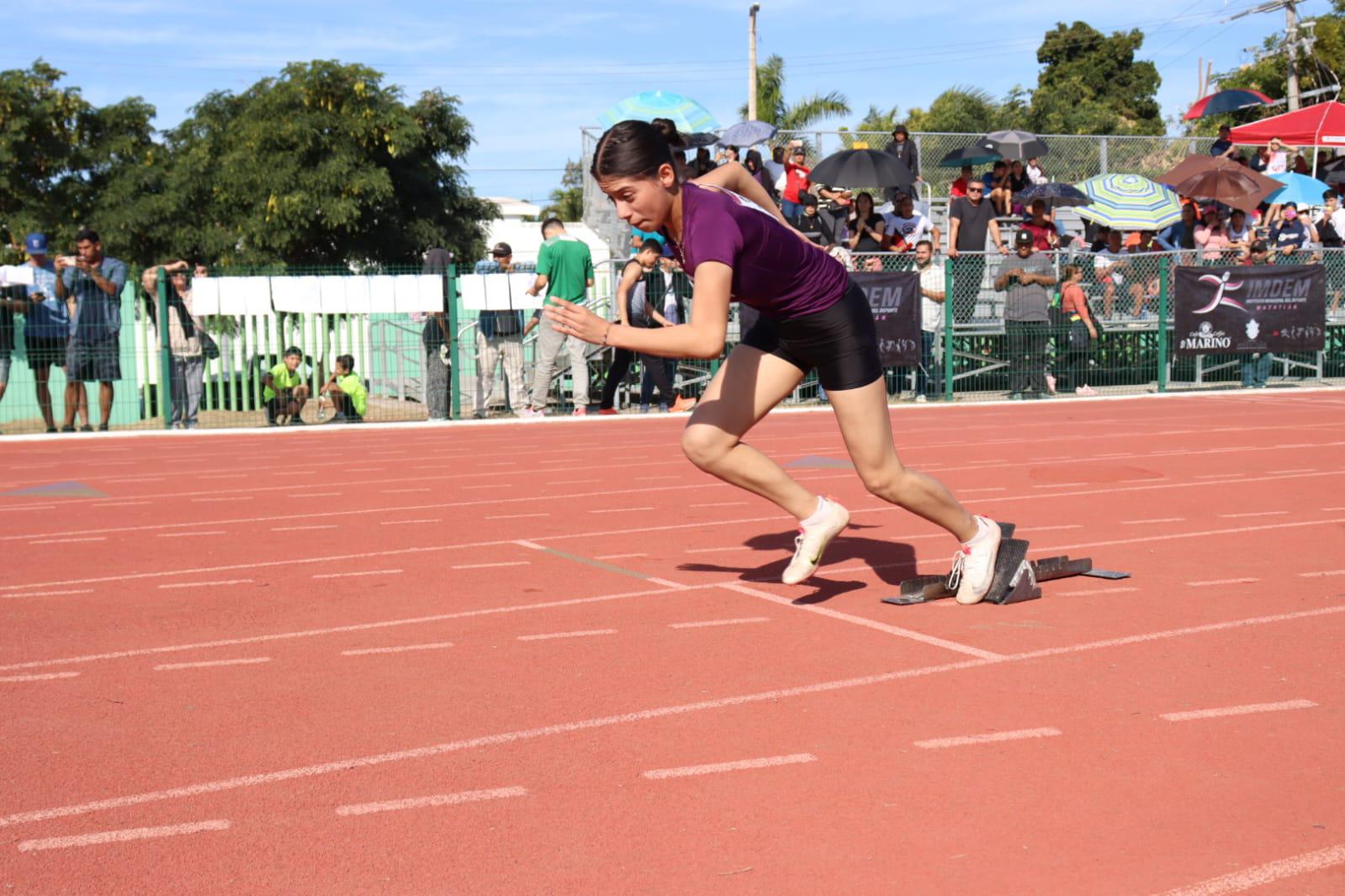 $!Derrochan talento más de 200 atletas sinaloenses en Zonal de atletismo