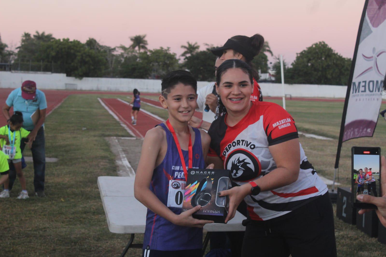 $!Festeja Club Dragones su Séptimo Aniversario con un festival atlético