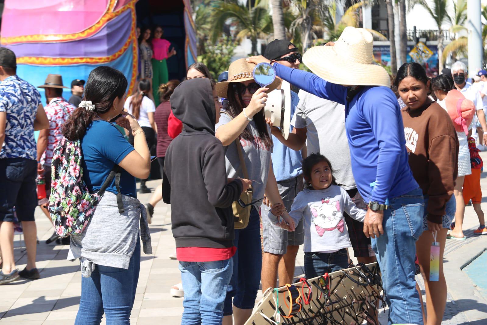 $!Tiene Mazatlán lleno total de turistas por Carnaval