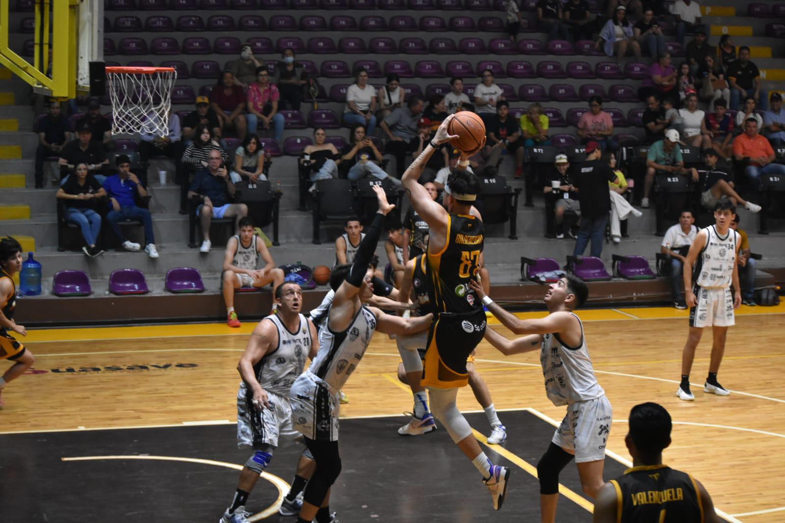 $!Frayles de Guasave se impone a Piratas Basketball de Mazatlán en vibrante partido