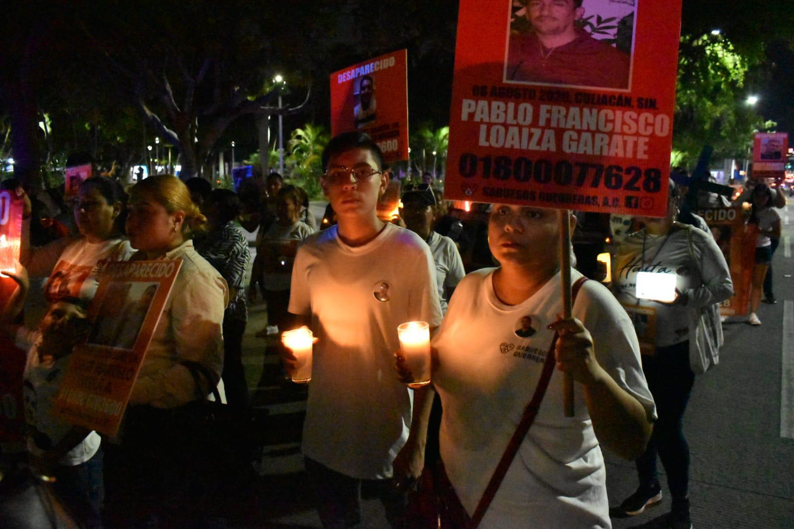 $!Crean camino de luz por las víctimas de desaparición forzada en Culiacán