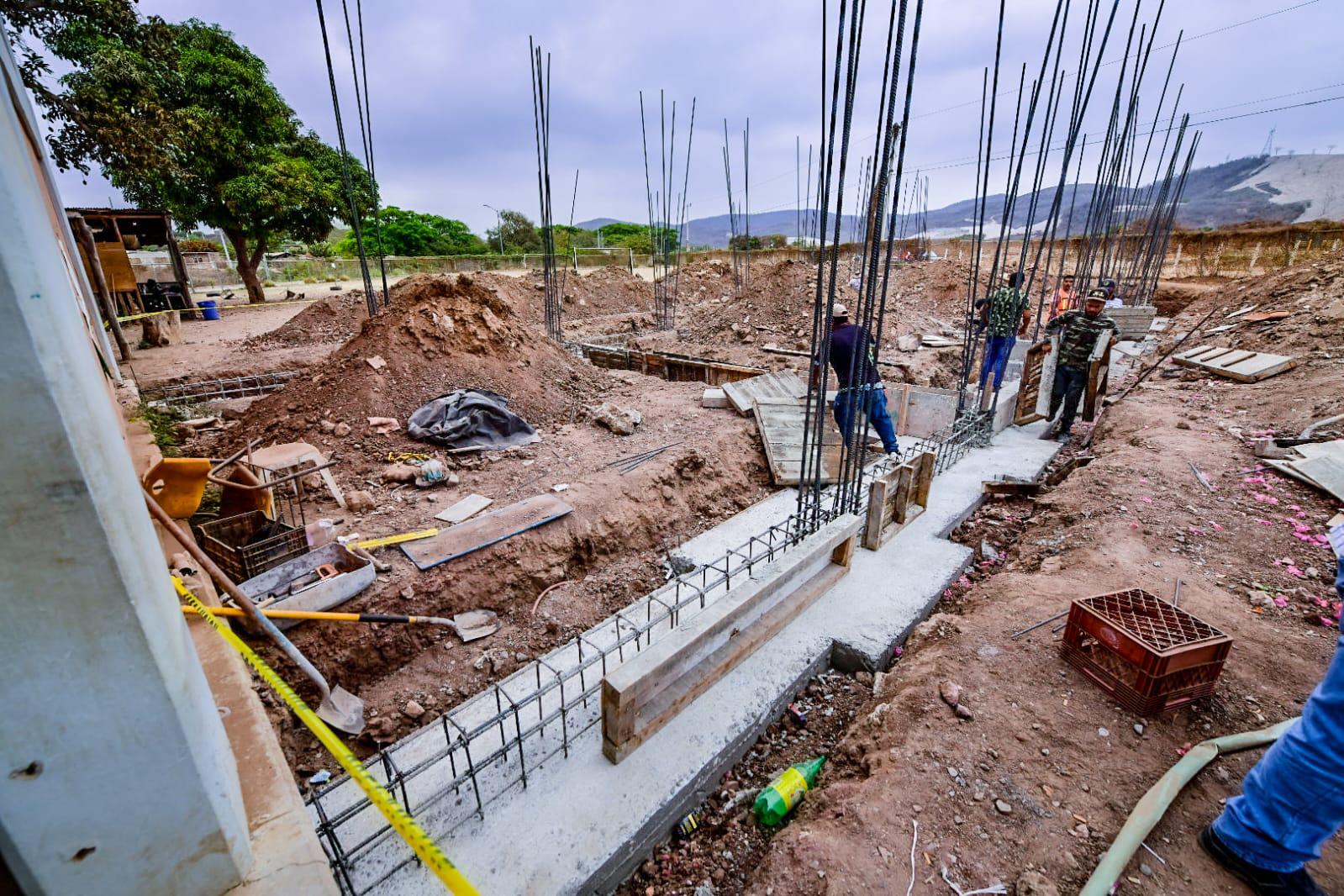 $!Dejarán aulas de cartón en Secundaria de Santa Teresa; construyen tres nuevos salones