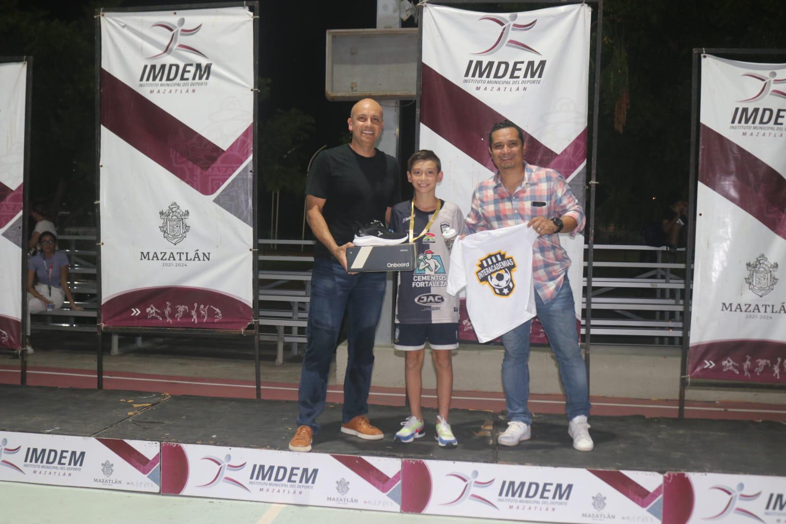 $!Premian a lo mejor del Interacademias